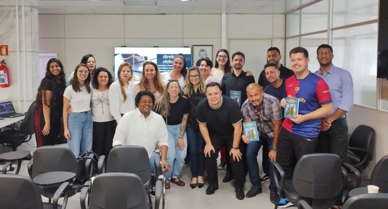 Alunos de curso de direito visitam o TRE-RS