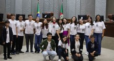 TRE-RS: alunos do programa Parlamento Jovem