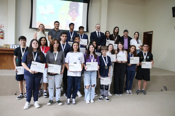 Premiação do “Concurso Literário Coração de Estudante” da 133ª Zona Eleitoral de Triunfo - 27/11...